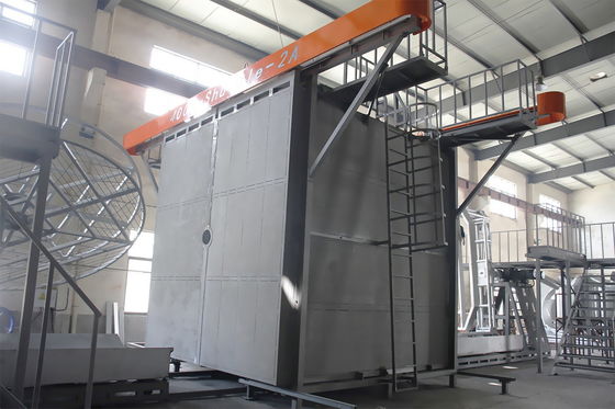 Una macchina di stampaggio a rotazione completamente automatica controllata da un PLC Una macchina di stampaggio a rulli utilizzata per la produzione di serbatoi d'acqua